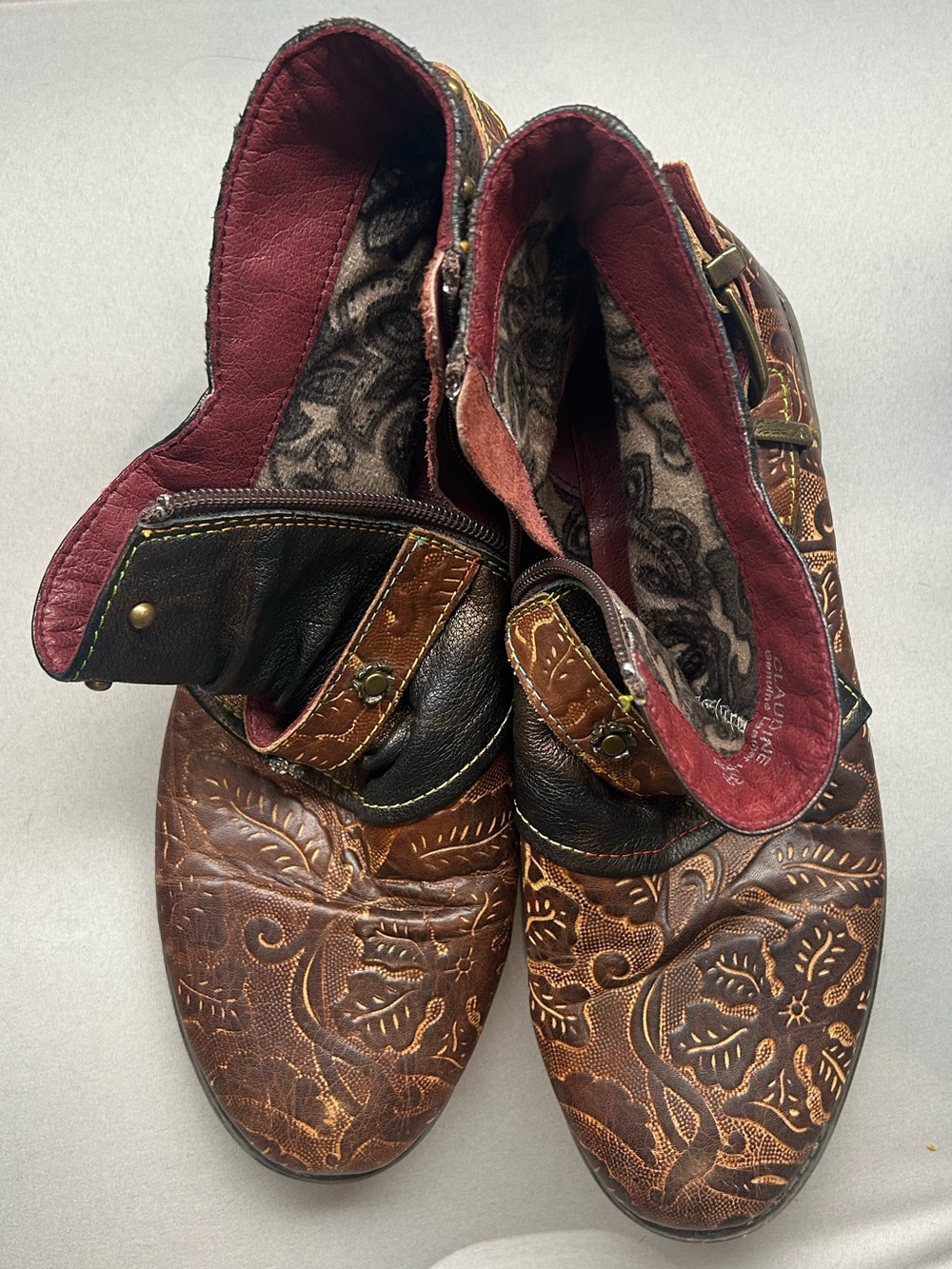 L'ARTISTE Brown Embossed Leather Ankle Booties with Burgundy Interior